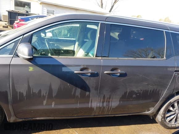 ✅ 2016 Kia Sedona EX • VIN: KNDMC5C11G6140723 • Lot: 41430752. Listed on IAAI with 175,981 mi. Free auction sales archive from the USA and detailed vehicle history report at DreamBid. Image 14.