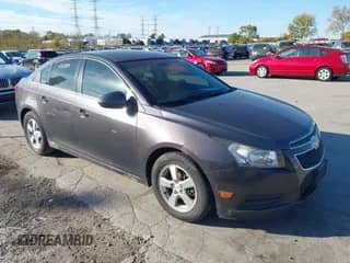 2011 Chevrolet Cruze 1LT z VIN 1G1PF5S96B7162014, wystawiony jako IAAI lot #43591338 z przebiegiem 183 090 mil mil oraz . Historia ofert i sprzedaży dostępna na DreamBid. Obrazek 1.