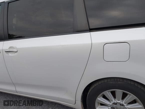 ✅ 2013 Toyota Sienna XLE • VIN: 5TDDK3DC3DS056258 • Lot: 42801297. Listed on IAAI with Not provided. Free auction sales archive from the USA and detailed vehicle history report at DreamBid. Image 13.