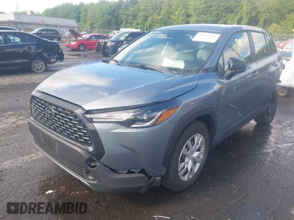 ✅ 2024 Toyota Corolla Cross L • VIN: 7MUAAABG4RV084390 • Lot: 42282541. Listed on IAAI with 31,799 mi. Free auction sales archive from the USA and detailed vehicle history report at DreamBid. Image 18.