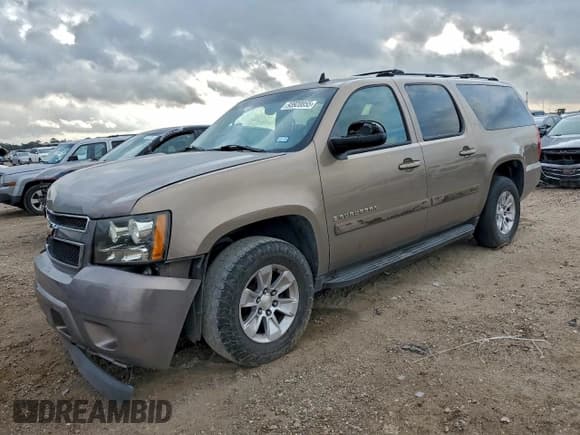 ✅ 2007 Chevrolet Suburban LT • VIN: 1GNFC16J07R224910 • Lot: 93920855. Listed on Copart with 161,996 mi. Free auction sales archive from the USA and detailed vehicle history report at DreamBid. Image 1.