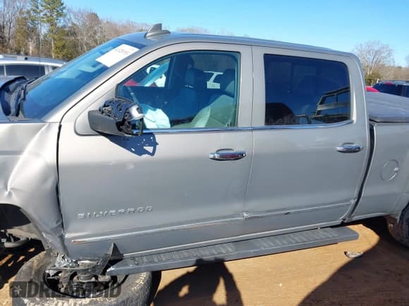 ✅ 2017 Chevrolet Silverado 1500 LTZ • VIN: 1GCUKSEC4HF118457 • Lot: 41320193. Listed on IAAI with 98,306 mi. Free auction sales archive from the USA and detailed vehicle history report at DreamBid. Image 14.