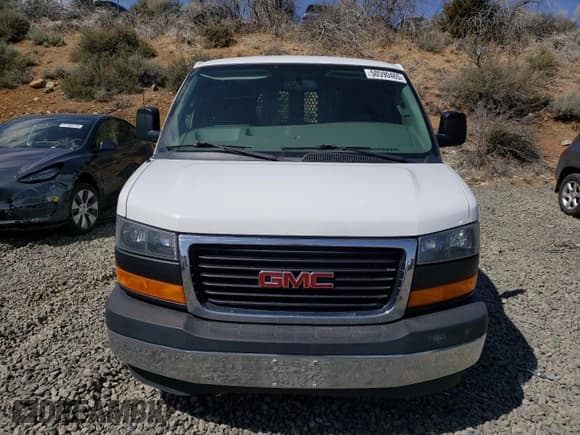 ✅ 2018 GMC Savana Cargo • VIN: 1GTW7AFG9J1902027 • Лот: 50590465. Опубликован ранее на Copart с пробегом 128 914 миль. Бесплатный доступ к архиву аукционных продаж из США и подробный отчёт об истории автомобиля на DreamBid. Изображение 5.