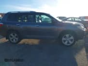 ✅ 2010 Toyota Highlander Limited • VIN: 5TDDK3EH3AS029552 • Lot: 43893720. Listed on IAAI with 254,975 mi. Free auction sales archive from the USA and detailed vehicle history report at DreamBid. Image 13.