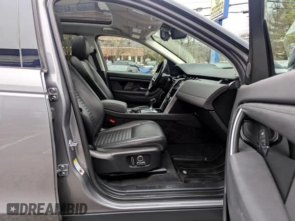 ✅ 2021 Land Rover Discovery Sport SE • VIN: SALCP2FXXMH884XXX • Lot: 70426025. Wystawiony na Copart z przebiegiem 46 019 mil. Bezpłatny archiwum sprzedaży aukcyjnych z USA i szczegółowy raport historii pojazdu na DreamBid. Zdjęcie 5.