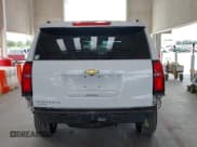✅ 2020 Chevrolet Suburban LT • VIN: 1GNSCHKC3LR181222 • Lot: 43047813. Wystawiony na IAAI z przebiegiem 103 318 mil. Bezpłatny archiwum sprzedaży aukcyjnych z USA i szczegółowy raport historii pojazdu na DreamBid. Zdjęcie 17.