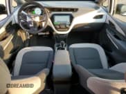 ✅ 2020 Chevrolet Bolt EV LT • VIN: 1G1FY6S08L4145151 • Лот: 42521315. Опубликован ранее на Copart с пробегом 72 405 миль. Бесплатный доступ к архиву аукционных продаж из США и подробный отчёт об истории автомобиля на DreamBid. Изображение 8.