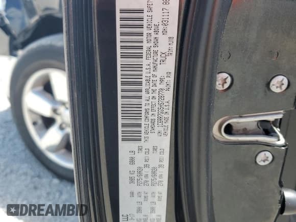 ✅ 2017 Ram 1500 SLT • VIN: 1C6RR7GG5HS728770 • Lot: 63375845. Wystawiony na Copart z przebiegiem 136 834 mil. Bezpłatny archiwum sprzedaży aukcyjnych z USA i szczegółowy raport historii pojazdu na DreamBid. Zdjęcie 12.