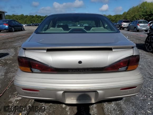 ✅ 1997 Pontiac Bonneville SE • VIN: 1G2HX52K7VH211607 • Lot: 73705454. Wystawiony na Copart z przebiegiem 116 307 mil. Bezpłatny archiwum sprzedaży aukcyjnych z USA i szczegółowy raport historii pojazdu na DreamBid. Zdjęcie 6.