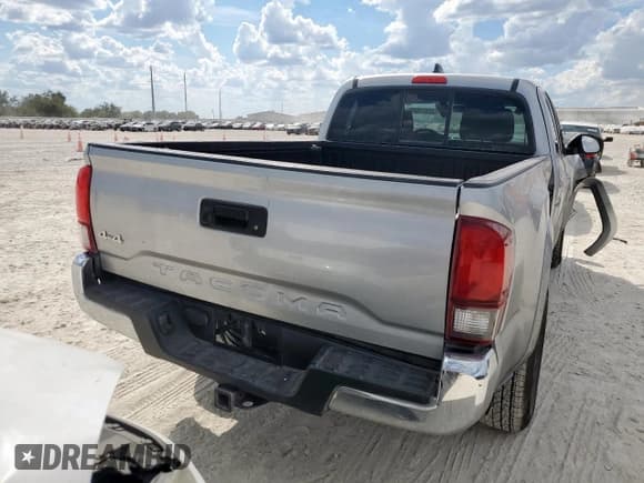 ✅ 2022 Toyota Tacoma SR • VIN: 3TYSX5EN8NT011861 • Lot: 85922595. Wystawiony na Copart z przebiegiem 48 151 mil. Bezpłatny archiwum sprzedaży aukcyjnych z USA i szczegółowy raport historii pojazdu na DreamBid. Zdjęcie 6.