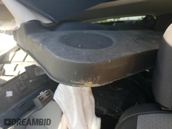 ✅ 2017 Ford Escape SE • VIN: 1FMCU9G90HUC52227 • Lot: 56630324. Wystawiony na Copart z przebiegiem Nie podano. Bezpłatny archiwum sprzedaży aukcyjnych z USA i szczegółowy raport historii pojazdu na DreamBid. Zdjęcie 10.