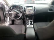 ✅ 2017 Chevrolet Cruze LS • VIN: 1G1BC5SM0H7174143 • Lot: 40271703. Listed on Copart with 59,329 mi. Free auction sales archive from the USA and detailed vehicle history report at DreamBid. Image 8.