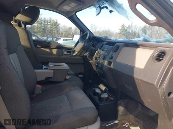 ✅ 2009 Ford F-150 STX • VIN: 1FTRF04W39KC06340 • Lot: 41149842. Wystawiony na IAAI z przebiegiem 203 239 mil. Bezpłatny archiwum sprzedaży aukcyjnych z USA i szczegółowy raport historii pojazdu na DreamBid. Zdjęcie 5.