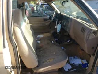 ✅ 1994 Chevrolet S-10 • VIN: 1GCCS14Z2RK116792 • Лот: 60644212. Опубликован ранее на Copart с пробегом 185 402 миль. Бесплатный доступ к архиву аукционных продаж из США и подробный отчёт об истории автомобиля на DreamBid. Изображение 5.