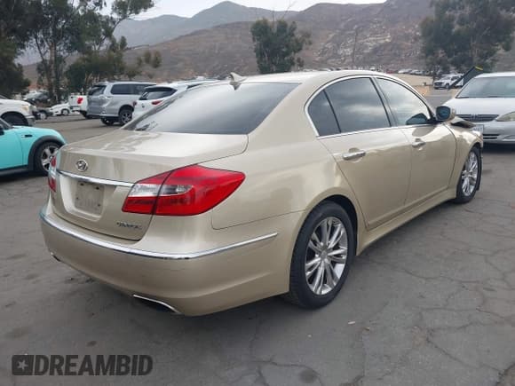 ✅ 2012 Hyundai Genesis 3.8L • VIN: KMHGC4DD7CU151680 • Лот: 43666127. Опубликован ранее на IAAI с пробегом 110 360 миль. Бесплатный доступ к архиву аукционных продаж из США и подробный отчёт об истории автомобиля на DreamBid. Изображение 4.