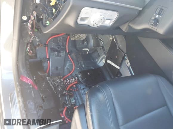 ✅ 2020 Mercedes-Benz GLE 350 • VIN: 4JGFB4KB7LA081633 • Lot: 43676170. Listed on IAAI with 56,413 mi. Free auction sales archive from the USA and detailed vehicle history report at DreamBid. Image 6.