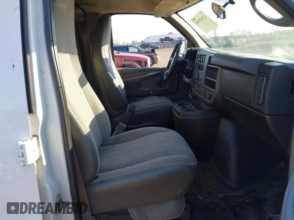 ✅ 2015 Chevrolet Express Cargo • VIN: 1GCWGGFF9F1109344 • Lot: 43542590. Listed on IAAI with Not provided. Free auction sales archive from the USA and detailed vehicle history report at DreamBid. Image 5.