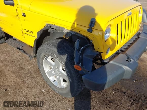 ✅ 2015 Jeep Wrangler Sport • VIN: 1C4AJWAG2FL585672 • Lot: 43524803. Listed on IAAI with 48,230 mi. Free auction sales archive from the USA and detailed vehicle history report at DreamBid. Image 6.
