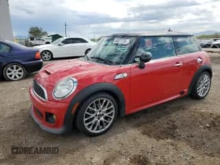 ✅ 2013 MINI Hardtop S • VIN: WMWSV3C54DT393201 • Lot: 86827175. Wystawiony na Copart z przebiegiem 130 382 mil. Bezpłatny archiwum sprzedaży aukcyjnych z USA i szczegółowy raport historii pojazdu na DreamBid. Zdjęcie 1.