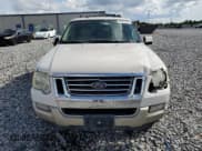✅ 2008 Ford Explorer Eddie Bauer • VIN: 1FMEU64E28UB06890 • Lot: 82082295. Wystawiony na Copart z przebiegiem 79 178 mil. Bezpłatny archiwum sprzedaży aukcyjnych z USA i szczegółowy raport historii pojazdu na DreamBid. Zdjęcie 5.