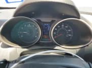 ✅ 2014 Hyundai Veloster • VIN: KMHTC6ADXEU183766 • Lot: 54116795. Wystawiony na Copart z przebiegiem 128 383 mil. Bezpłatny archiwum sprzedaży aukcyjnych z USA i szczegółowy raport historii pojazdu na DreamBid. Zdjęcie 9.