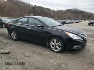 2013 Hyundai Sonata Limited z VIN 5NPEC4AC8DH580071, wystawiony jako Copart lot #48237685 z przebiegiem 159 398 mil mil oraz Czysty tytuł • Clean title. Historia ofert i sprzedaży dostępna na DreamBid. Obrazek 4.
