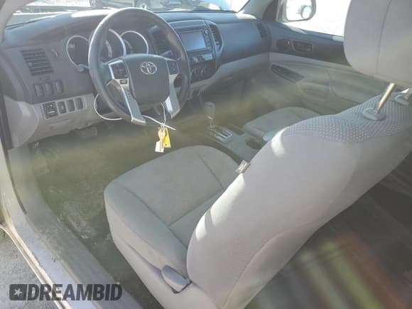 ✅ 2014 Toyota Tacoma PreRunner • VIN: 5TFTX4GN1EX034111 • Lot: 81685544. Listed on Copart with 189,799 mi. Free auction sales archive from the USA and detailed vehicle history report at DreamBid. Image 8.
