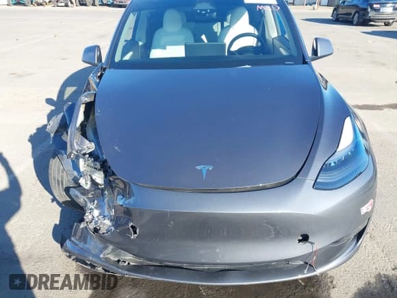 ✅ 2023 Tesla Model Y Performance • VIN: 7SAYGDEF3PF864400 • Lot: 43595150. Wystawiony na IAAI z przebiegiem 37 993 mil. Bezpłatny archiwum sprzedaży aukcyjnych z USA i szczegółowy raport historii pojazdu na DreamBid. Zdjęcie 10.