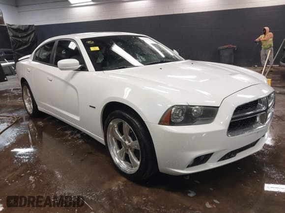✅ 2013 Dodge Charger RT Plus • VIN: 2C3CDXDT4DH537913 • Lot: 41583876. Listed on IAAI with 90,648 mi. Free auction sales archive from the USA and detailed vehicle history report at DreamBid. Image 1.