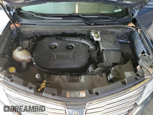 ✅ 2018 Lincoln MKC Select • VIN: 5LMCJ2C9XJUL15312 • Lot: 71663045. Wystawiony na Copart z przebiegiem 180 915 mil. Bezpłatny archiwum sprzedaży aukcyjnych z USA i szczegółowy raport historii pojazdu na DreamBid. Zdjęcie 12.