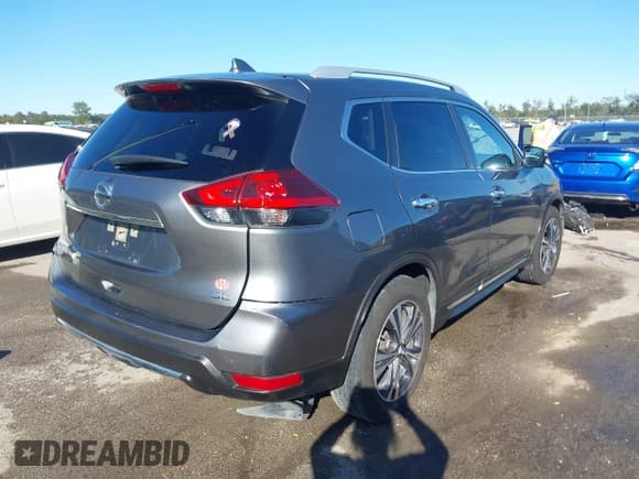 ✅ 2018 Nissan Rogue S • VIN: JN8AT2MT8JW462031 • Lot: 43613795. Listed on IAAI with 70,960 mi. Free auction sales archive from the USA and detailed vehicle history report at DreamBid. Image 4.