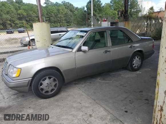 ✅ 1995 Mercedes-Benz E 320 • VIN: WDBEA32E4SC269955 • Lot: 72137264. Listed on Copart with 218,960 mi. Free auction sales archive from the USA and detailed vehicle history report at DreamBid. Image 1.