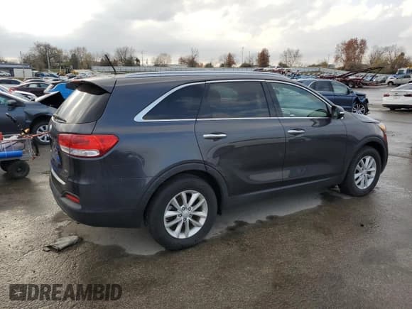 ✅ 2017 Kia Sorento LX • VIN: 5XYPG4A57HG320398 • Lot: 93325165. Listed on Copart with 176,585 mi. Free auction sales archive from the USA and detailed vehicle history report at DreamBid. Image 3.