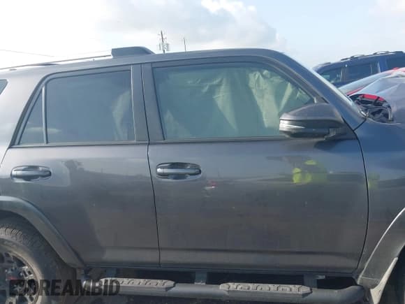 ✅ 2020 Toyota 4Runner SR5 • VIN: JTEZU5JR3L5216904 • Lot: 42735304. Wystawiony na IAAI z przebiegiem Nie podano. Bezpłatny archiwum sprzedaży aukcyjnych z USA i szczegółowy raport historii pojazdu na DreamBid. Zdjęcie 14.
