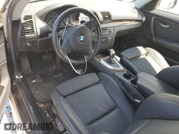 ✅ 2011 BMW 1 Series 135i • VIN: WBAUC9C52BVM08927 • Лот: 58261875. Опубликован ранее на Copart с пробегом Не указан. Бесплатный доступ к архиву аукционных продаж из США и подробный отчёт об истории автомобиля на DreamBid. Изображение 8.