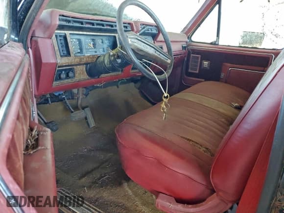 ✅ 1986 Ford F-250 • VIN: 1FTHF2518GPA45607 • Lot: 95485345. Listed on Copart with 34,684 mi. Free auction sales archive from the USA and detailed vehicle history report at DreamBid. Image 8.