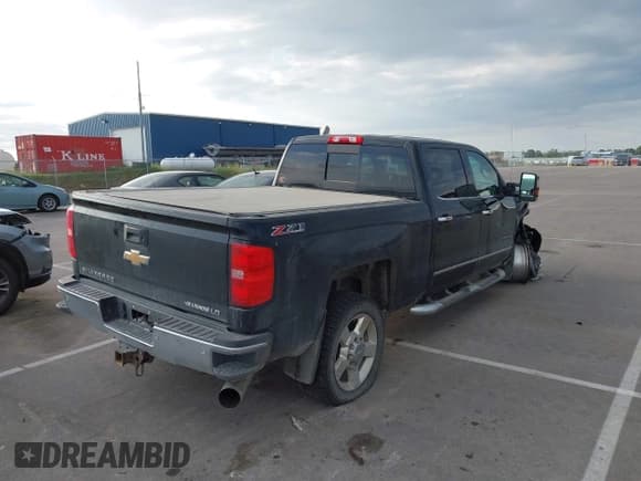 ✅ 2016 Chevrolet Silverado 2500HD LTZ • VIN: 1GC1KWE87GF124919 • Lot: 43070165. Listed on IAAI with 370,559 mi. Free auction sales archive from the USA and detailed vehicle history report at DreamBid. Image 4.