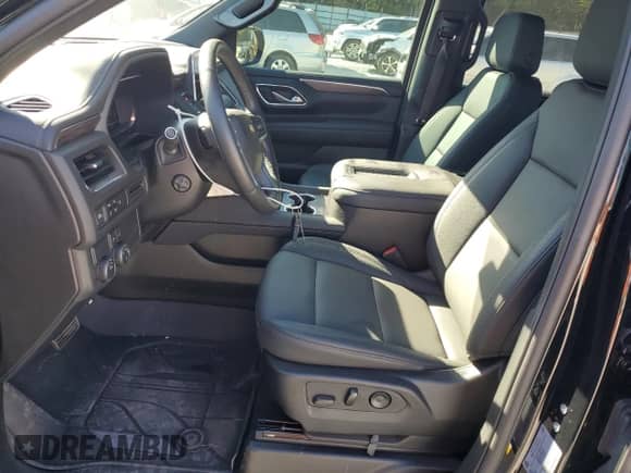 2024 Chevrolet Suburban LT z VIN 1GNSCCKD4RR192203, wystawiony jako Copart lot #73304094 z przebiegiem 14 731 mil mil oraz Szkoda całkowita • Salvage title. Historia ofert i sprzedaży dostępna na DreamBid. Obrazek 7.