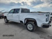 ✅ 2024 Chevrolet Silverado 2500HD LT • VIN: 2GC4YNEY3R1230137 • Лот: 87066945. Опубликован ранее на Copart с пробегом 51 954 миль. Бесплатный доступ к архиву аукционных продаж из США и подробный отчёт об истории автомобиля на DreamBid. Изображение 2.