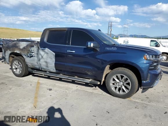 ✅ 2021 Chevrolet Silverado 1500 High Country • VIN: 1GCUYHET4MZ124799 • Lot: 64061145. Wystawiony na Copart z przebiegiem Nie podano. Bezpłatny archiwum sprzedaży aukcyjnych z USA i szczegółowy raport historii pojazdu na DreamBid. Zdjęcie 4.