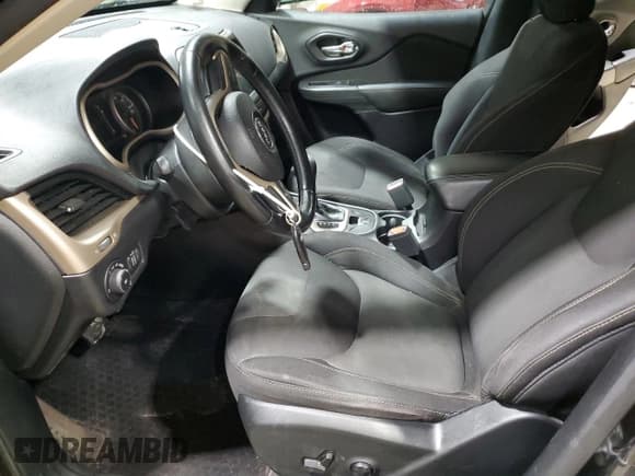 ✅ 2017 Jeep Cherokee 75th Anniversary Edition • VIN: 1C4PJMCS6HW515710 • Лот: 84258964. Опубликован ранее на Copart с пробегом 139 810 миль. Бесплатный доступ к архиву аукционных продаж из США и подробный отчёт об истории автомобиля на DreamBid. Изображение 7.