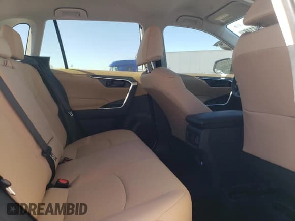 ✅ 2024 Toyota RAV4 LE • VIN: 2T3H1RFV0RC281170 • Lot: 91684145. Wystawiony na Copart z przebiegiem 12 422 mil. Bezpłatny archiwum sprzedaży aukcyjnych z USA i szczegółowy raport historii pojazdu na DreamBid. Zdjęcie 11.