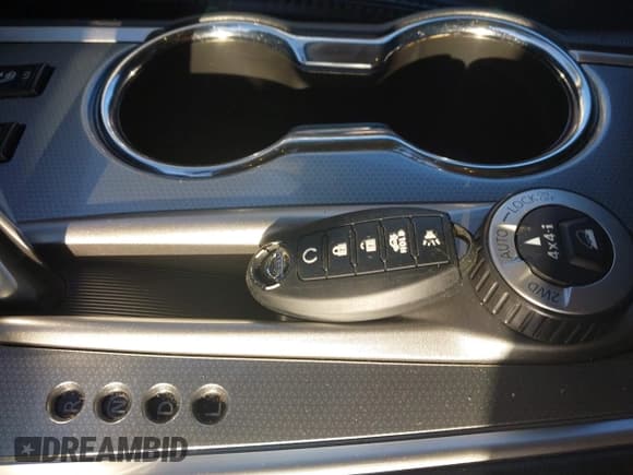 ✅ 2019 Nissan Pathfinder SV • VIN: 5N1DR2MM1KC634754 • Lot: 43355314. Wystawiony na IAAI z przebiegiem 98 999 mil. Bezpłatny archiwum sprzedaży aukcyjnych z USA i szczegółowy raport historii pojazdu na DreamBid. Zdjęcie 11.