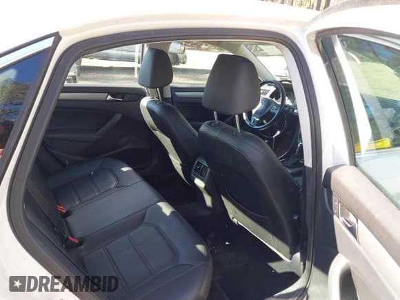 ✅ 2014 Volkswagen Passat SE • VIN: 1VWBS7A38EC106736 • Lot: 41351261. Listed on IAAI with 132,721 mi. Free auction sales archive from the USA and detailed vehicle history report at DreamBid. Image 8.