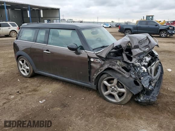 ✅ 2009 MINI Clubman S • VIN: WMWMM33579TP92543 • Lot: 85553625. Wystawiony na Copart z przebiegiem Nie podano. Bezpłatny archiwum sprzedaży aukcyjnych z USA i szczegółowy raport historii pojazdu na DreamBid. Zdjęcie 4.