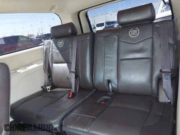 ✅ 2013 Cadillac Escalade ESV Platinum Edition • VIN: 1GYS3KEF4DR222867 • Лот: 41784252. Опубликован ранее на IAAI с пробегом 61 673 миль. Бесплатный доступ к архиву аукционных продаж из США и подробный отчёт об истории автомобиля на DreamBid. Изображение 22.