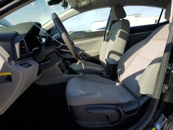 ✅ 2019 Hyundai Elantra Value Edition • VIN: 5NPD84LF9KH416524 • Lot: 43320485. Listed on Copart with 65,840 mi. Free auction sales archive from the USA and detailed vehicle history report at DreamBid. Image 7.