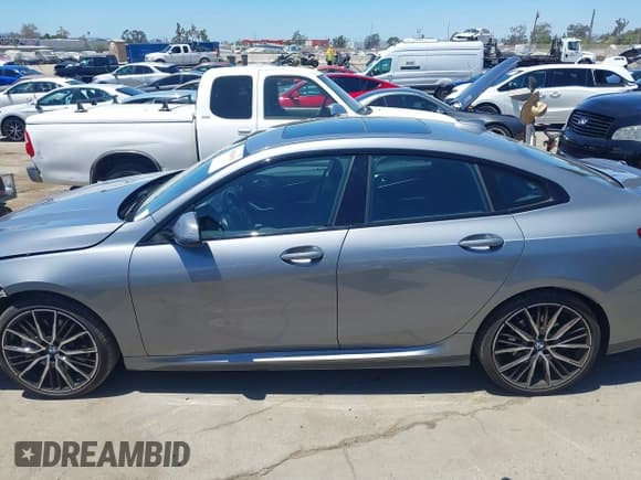 ✅ 2022 BMW 2 Series 228i • VIN: WBA53AK03N7K45712 • Lot: 42825693. Wystawiony na IAAI z przebiegiem 22 973 mil. Bezpłatny archiwum sprzedaży aukcyjnych z USA i szczegółowy raport historii pojazdu na DreamBid. Zdjęcie 14.