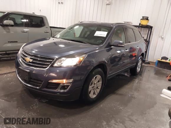 ✅ 2014 Chevrolet Traverse LT • VIN: 1GNKRGKD6EJ244008 • Lot: 43509737. Wystawiony na IAAI z przebiegiem 101 140 mil. Bezpłatny archiwum sprzedaży aukcyjnych z USA i szczegółowy raport historii pojazdu na DreamBid. Zdjęcie 2.