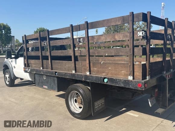 ✅ 2014 Ford F-550 XL • VIN: 1FDUF5GT1EEB88708 • Lot: 69325425. Wystawiony na Copart z przebiegiem 138 213 mil. Bezpłatny archiwum sprzedaży aukcyjnych z USA i szczegółowy raport historii pojazdu na DreamBid. Zdjęcie 3.